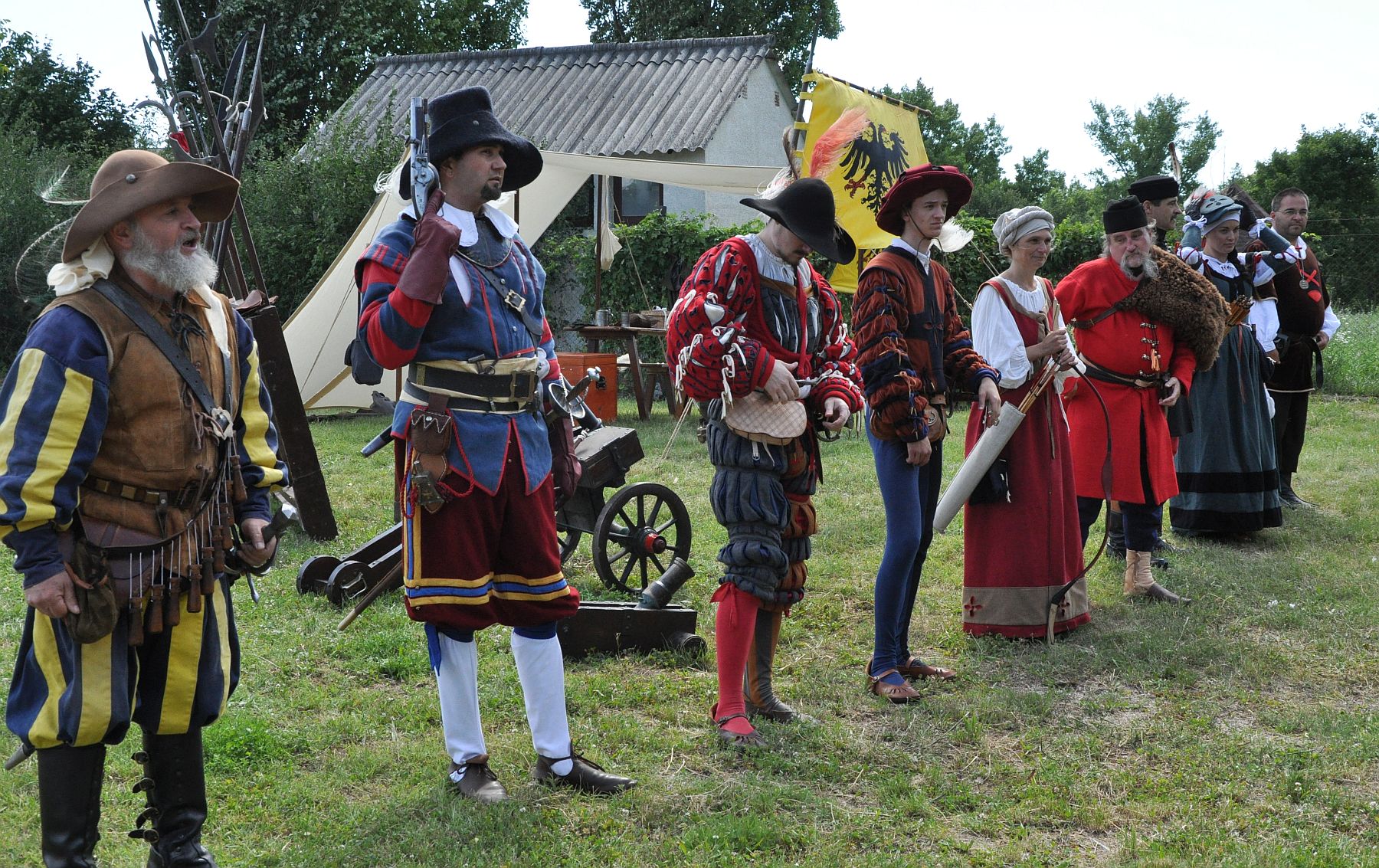 Tekintse meg az I. András Király Lovagrend fegyvergyakorlatát!